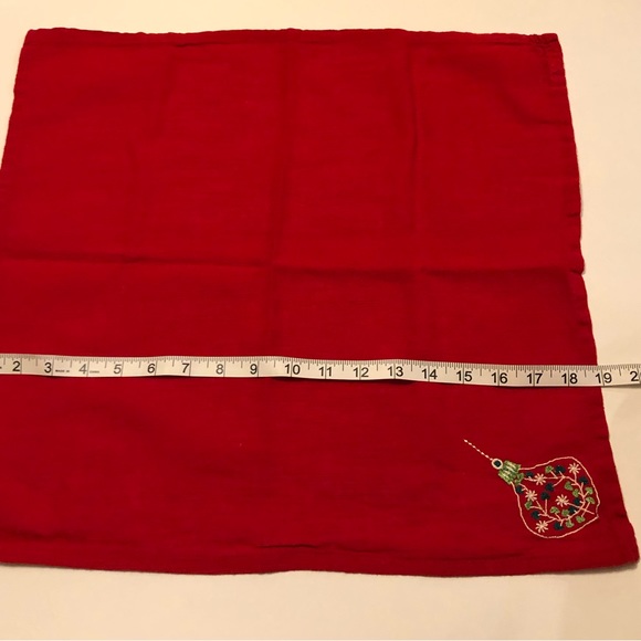 8 Christmas linen napkins. Red with embroidered ornaments. - Picture 2 of 5